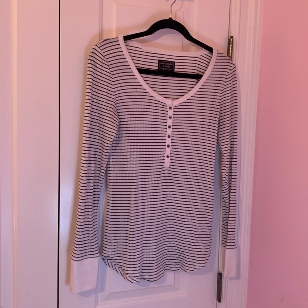 Abercrombie & Fitch striped long sleeve tee size M